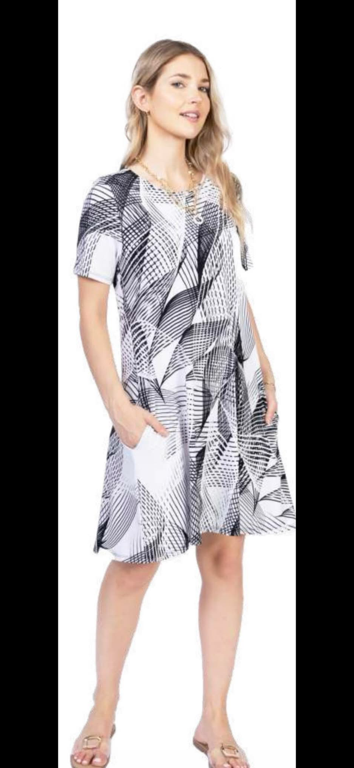 Patterned Flowy Dress W/Pockets