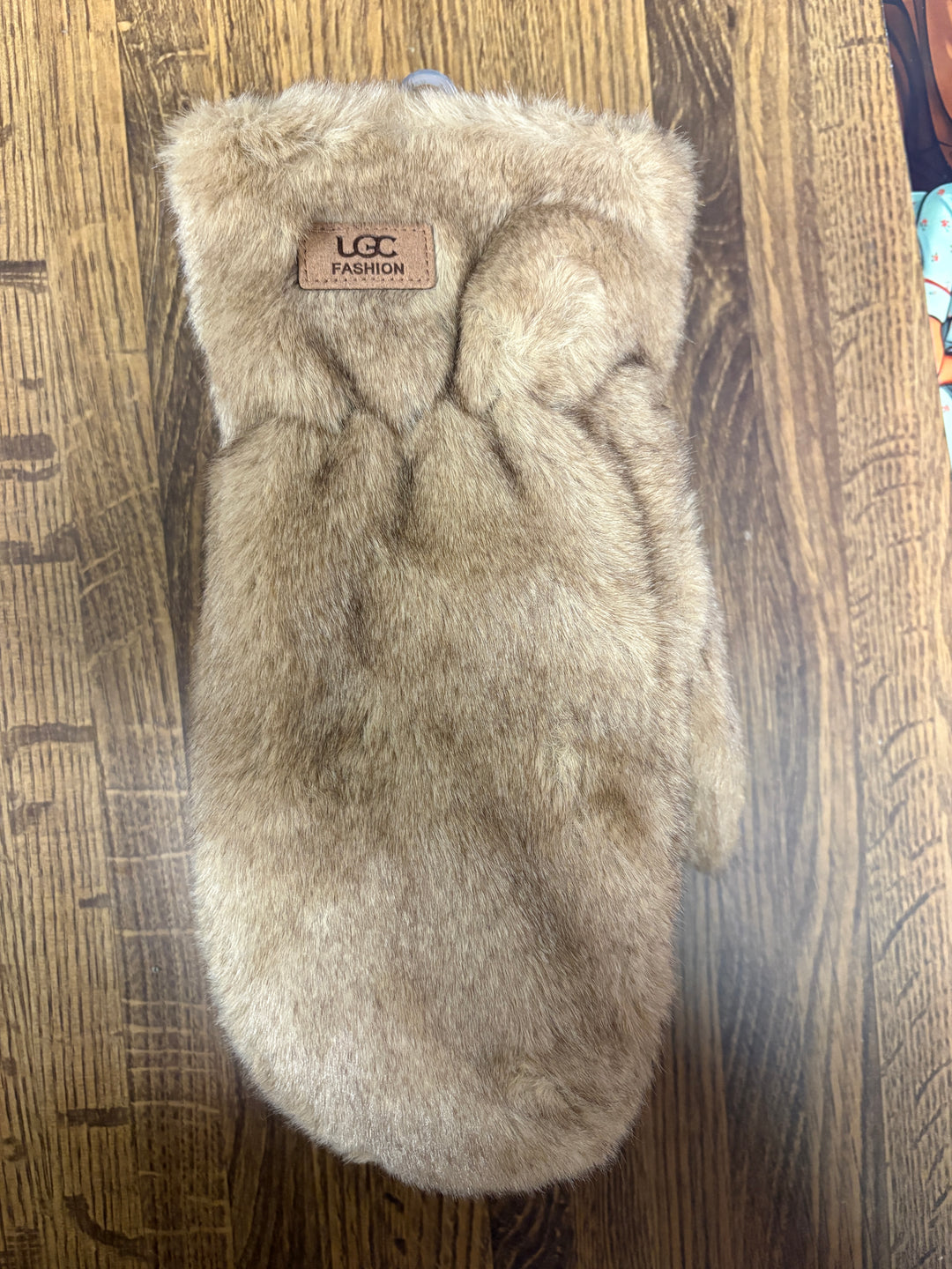 Faux Fur Mitten