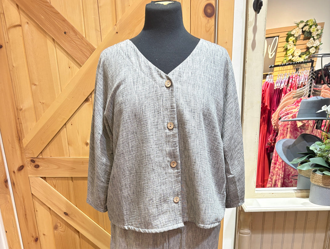 3/4 Sleeve Button Detail Top