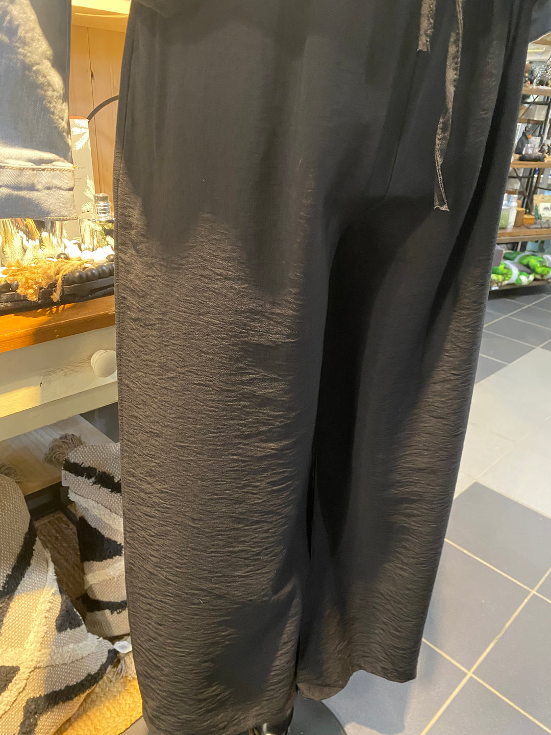 Relaxed Drawstring Pant