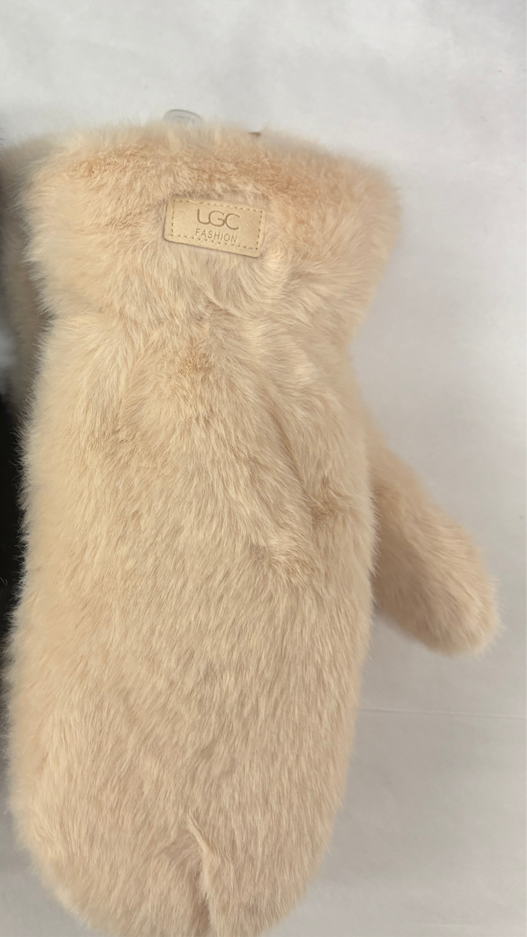 Faux Fur Mitten