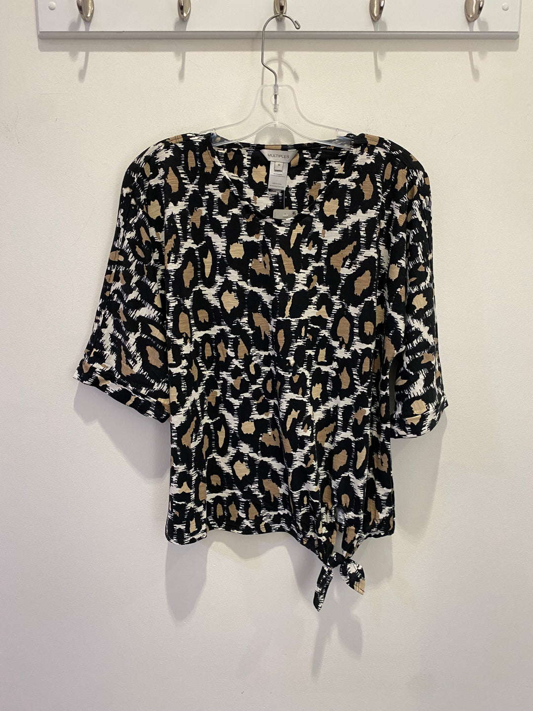 Cuffed Sleeve V-Neck Printed Knit Top
