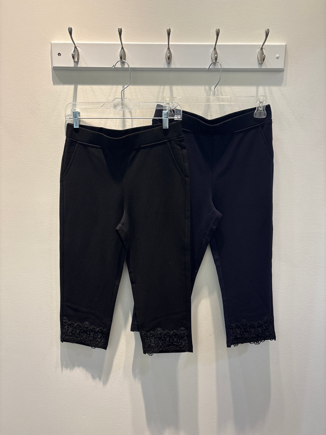 Pull On Lace Detail Capri