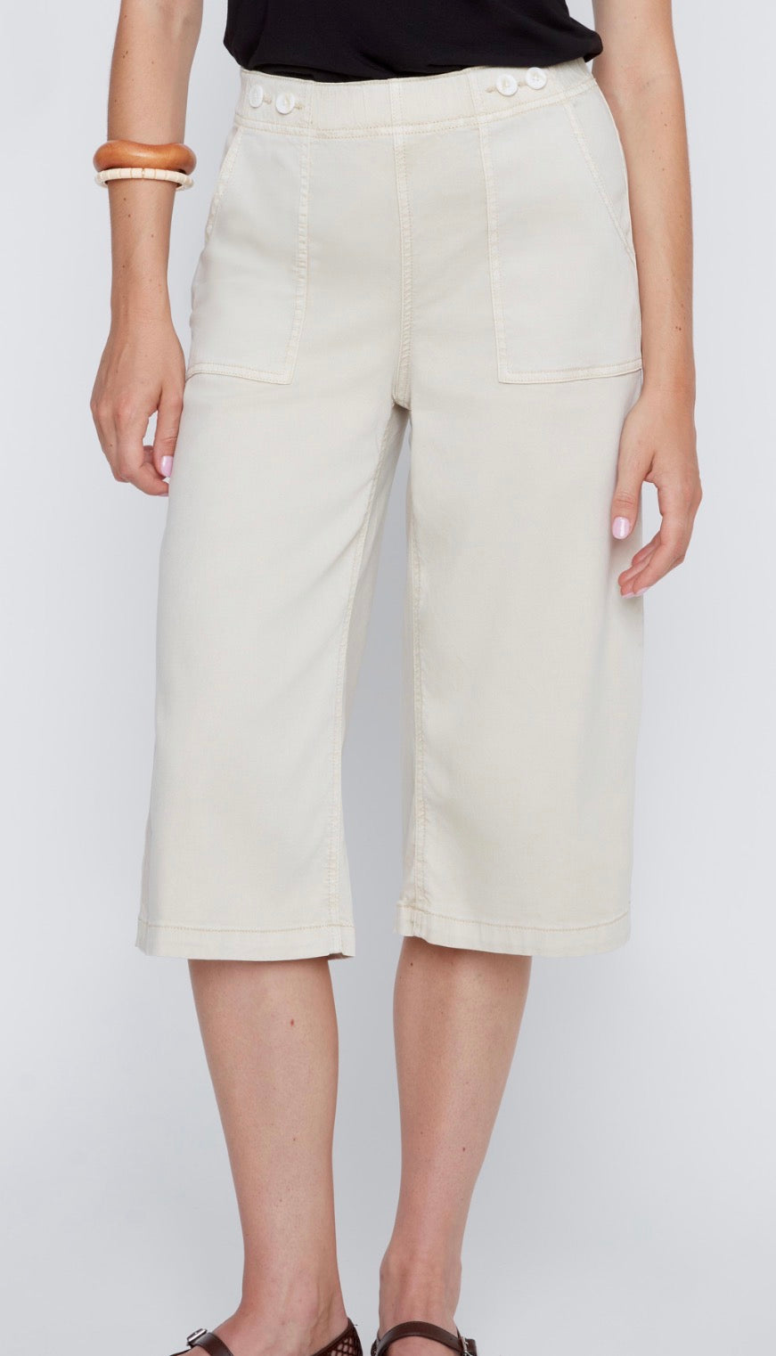 Straight Leg Button Detail Capri