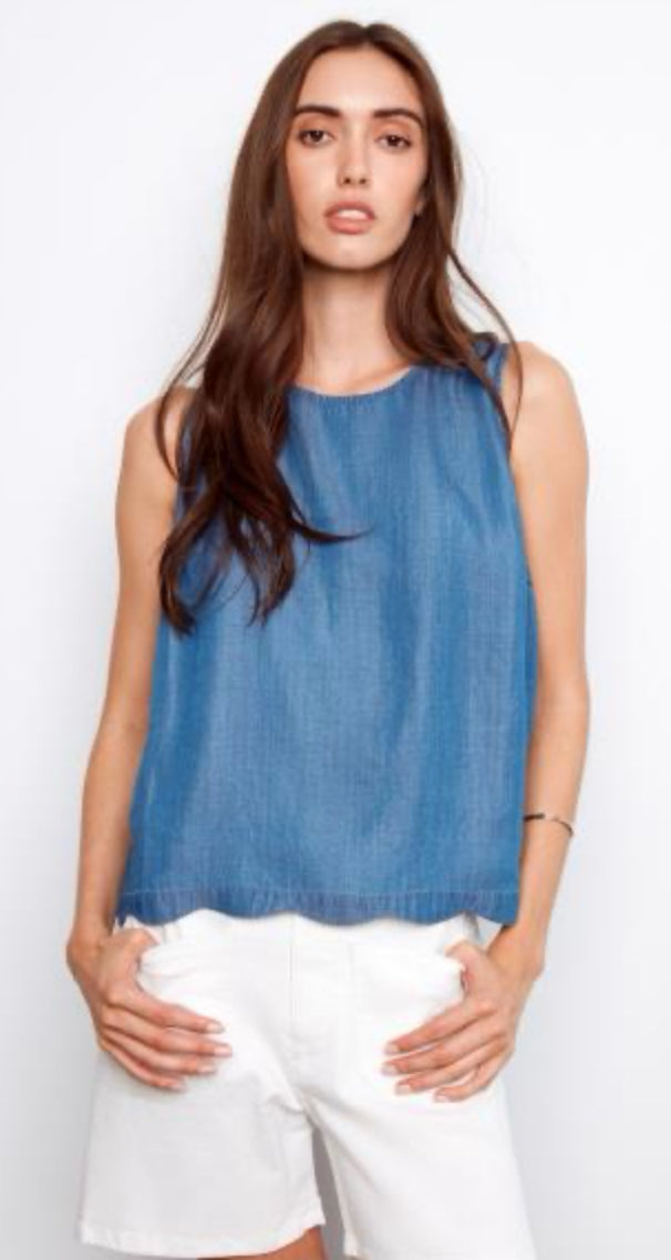 Scallop Hem Sleeveless Top W/Decorative Buttons