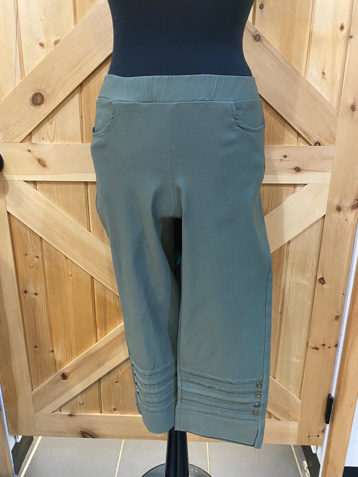 Pull On Capri