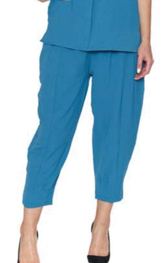 Elastic Waist Capri W/Button Detail