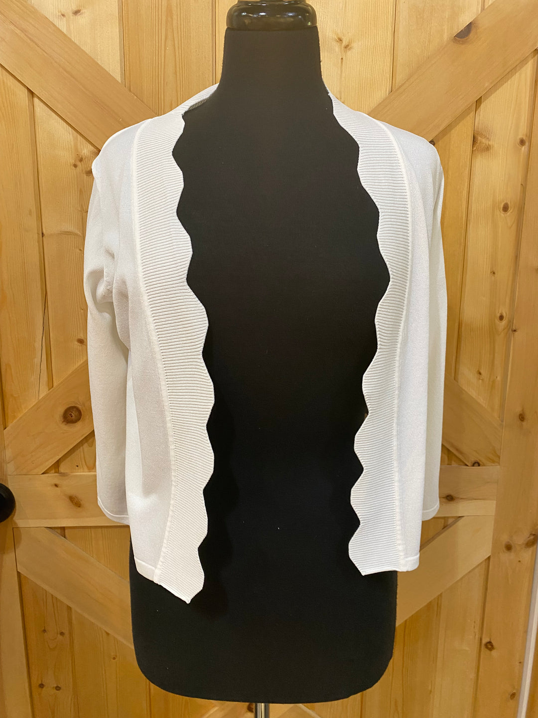 Short Scallop Edge Cardigan