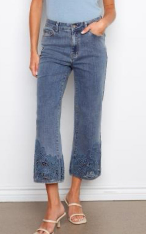 Crop Flared Pant W/Lace Hem