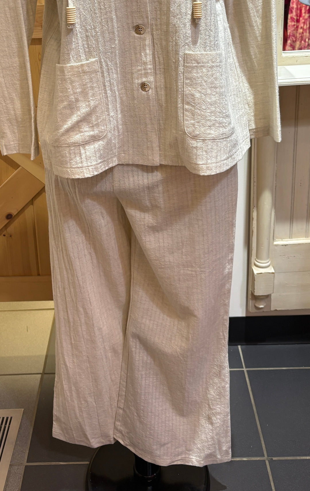 Flowy Pull On Pant
