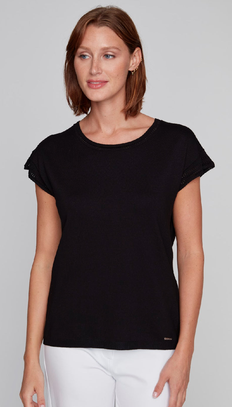 Basic Scoop Neck T-Shirt