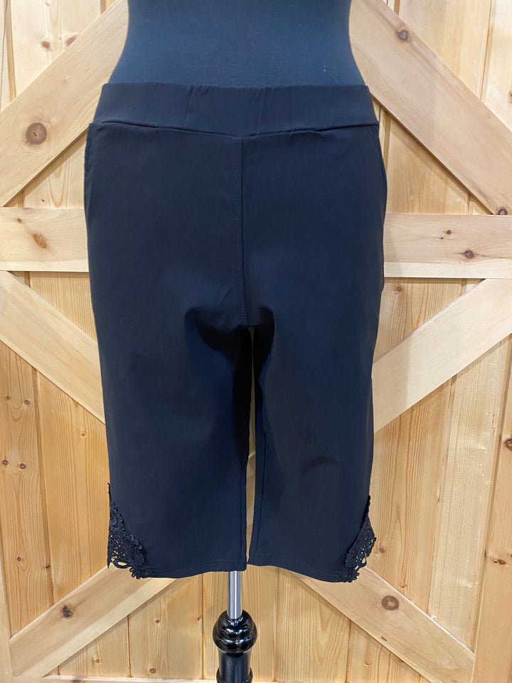 Pull On Capri Pant
