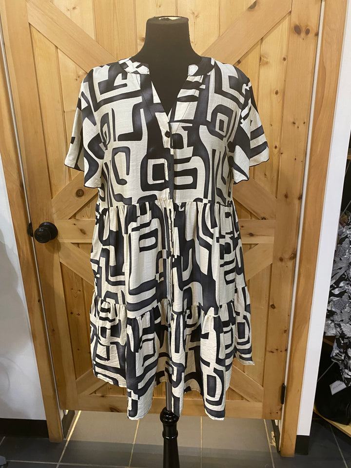 Flowy Collared Patterned Dress