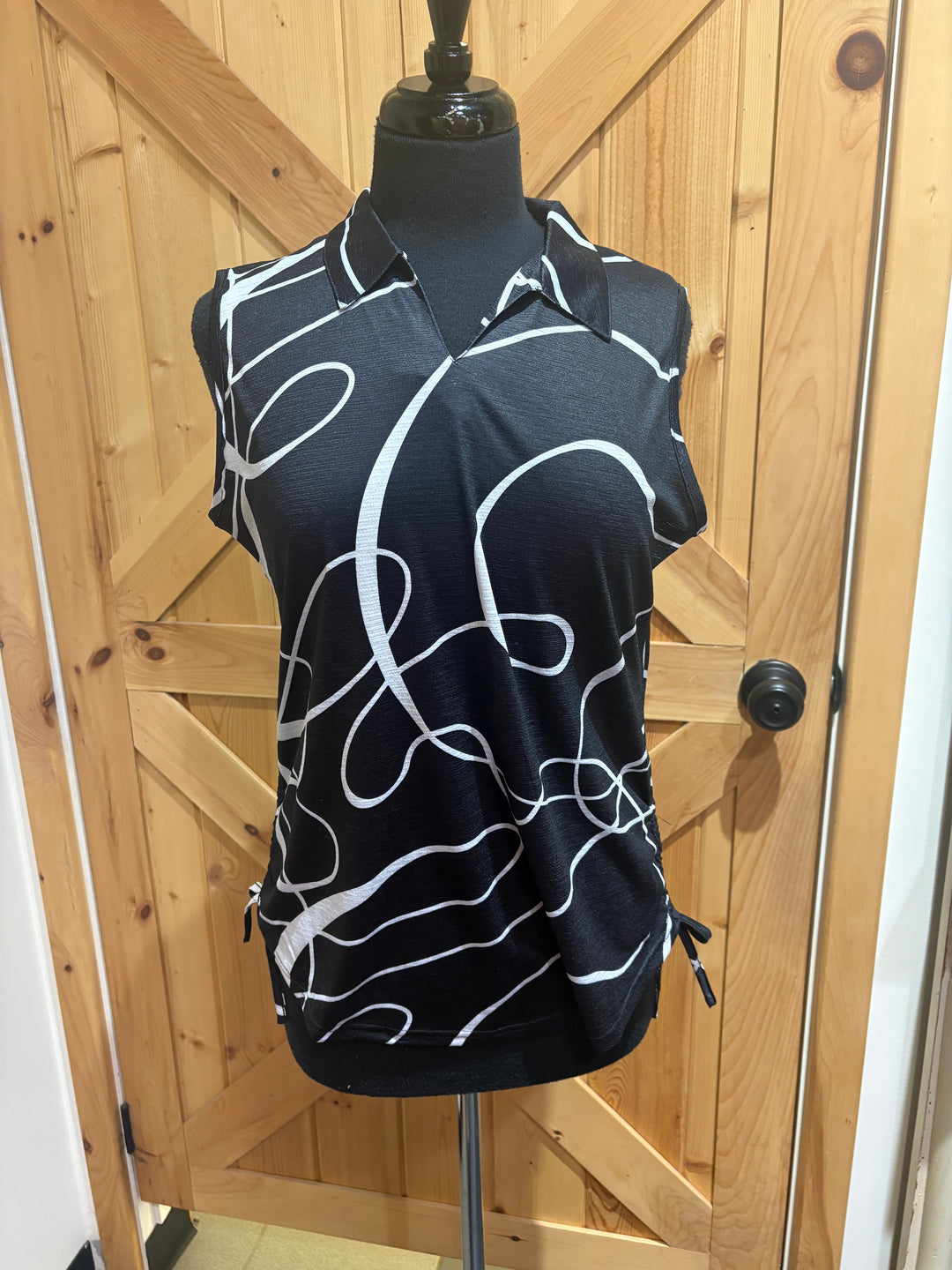 Black/White Abstract Pattern Sleeveless Top