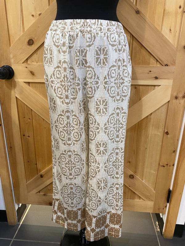 Flowy Patterned Bottom