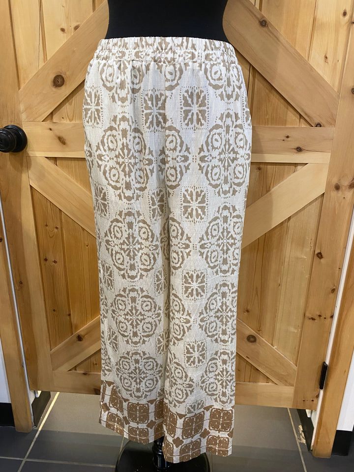 Flowy Patterned Bottom
