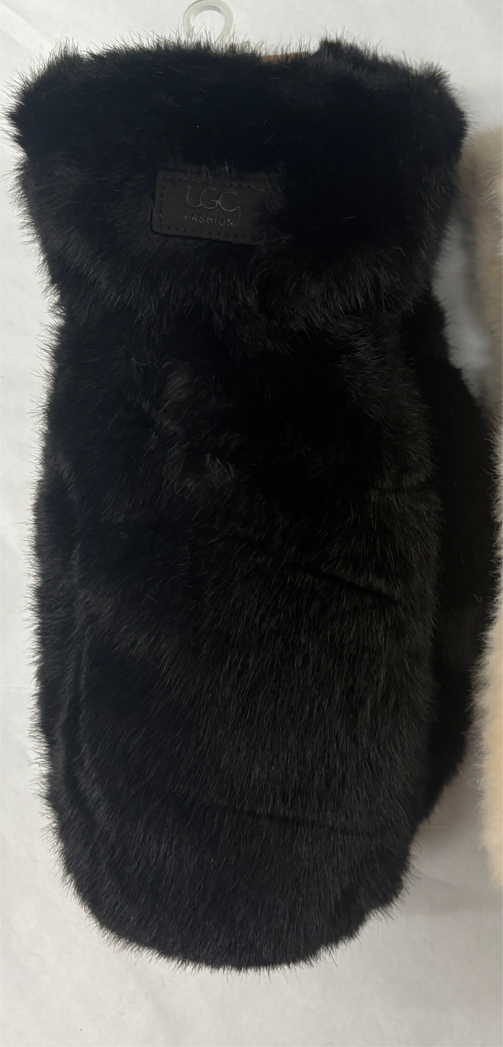 Faux Fur Mitten