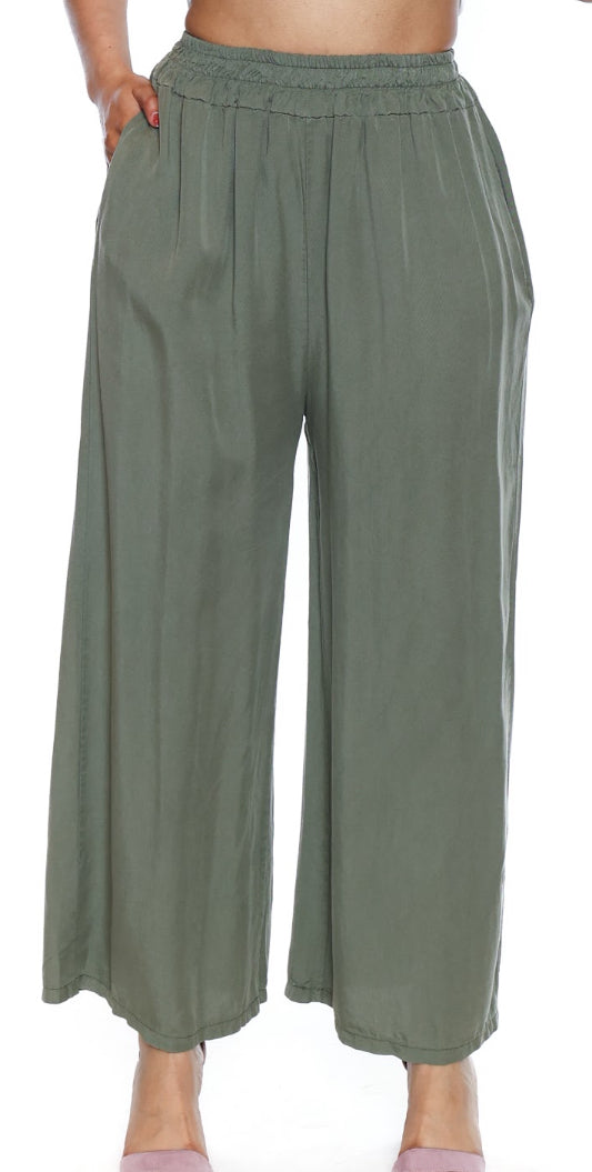 Cropped Flowy Pull On Pant
