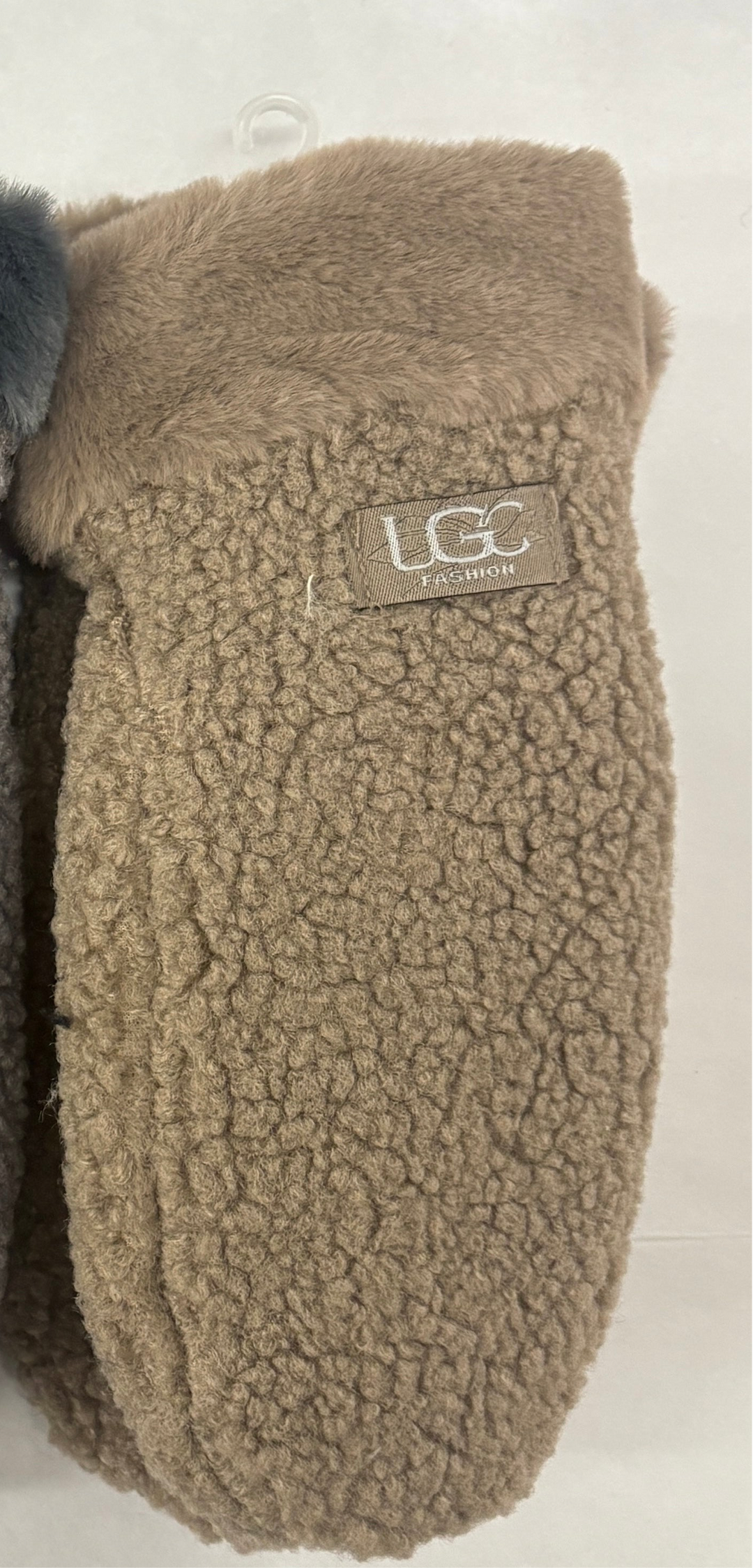 Sherpa Mitten