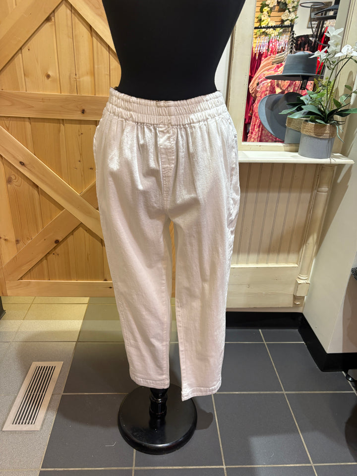 Cropped Pull On Pant