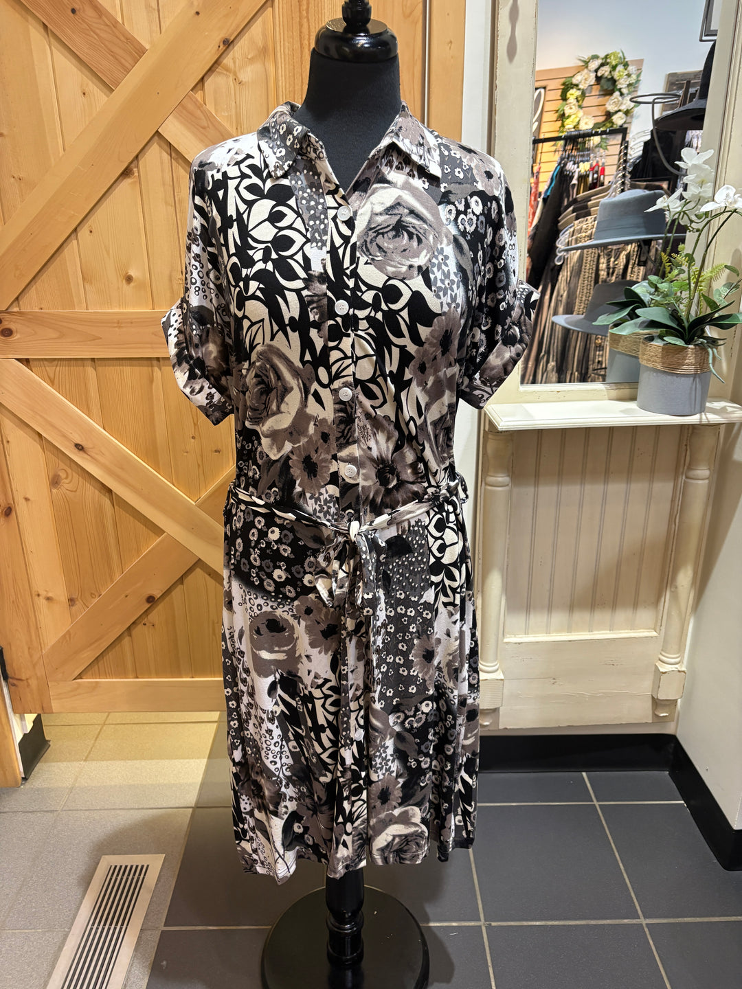 Short Sleeve Patterned Dress W/Belt