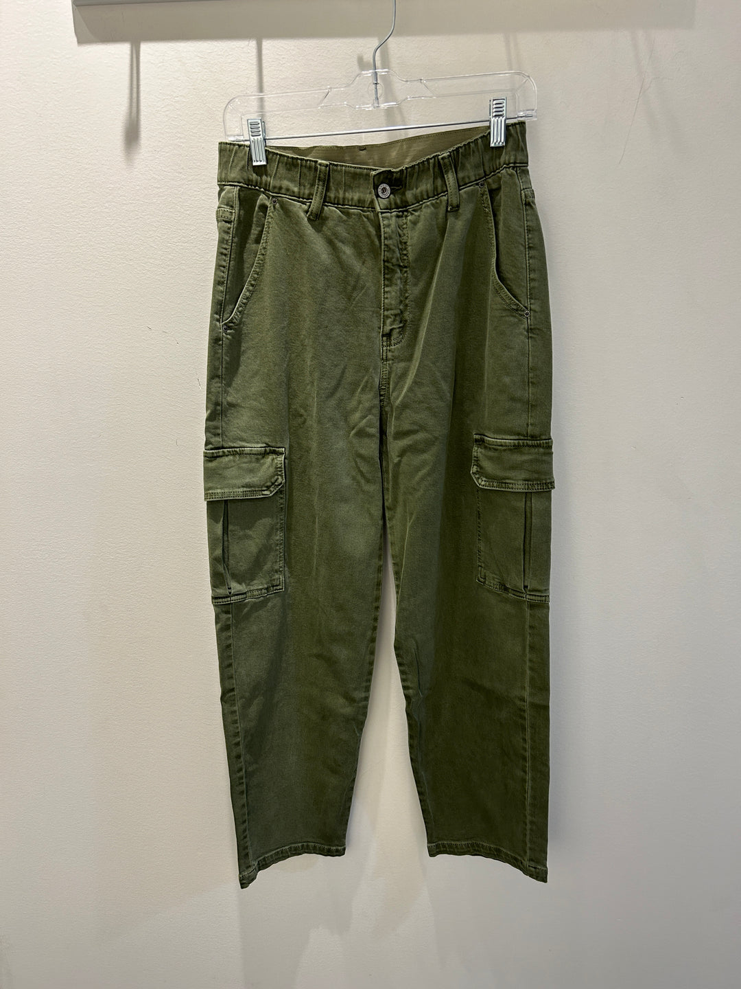 Loose Fitting Khaki Cargo Pant